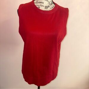 Red Sleeveless Women's vests‎